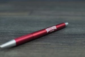 Szczegółowo tampondruk w długopisach
